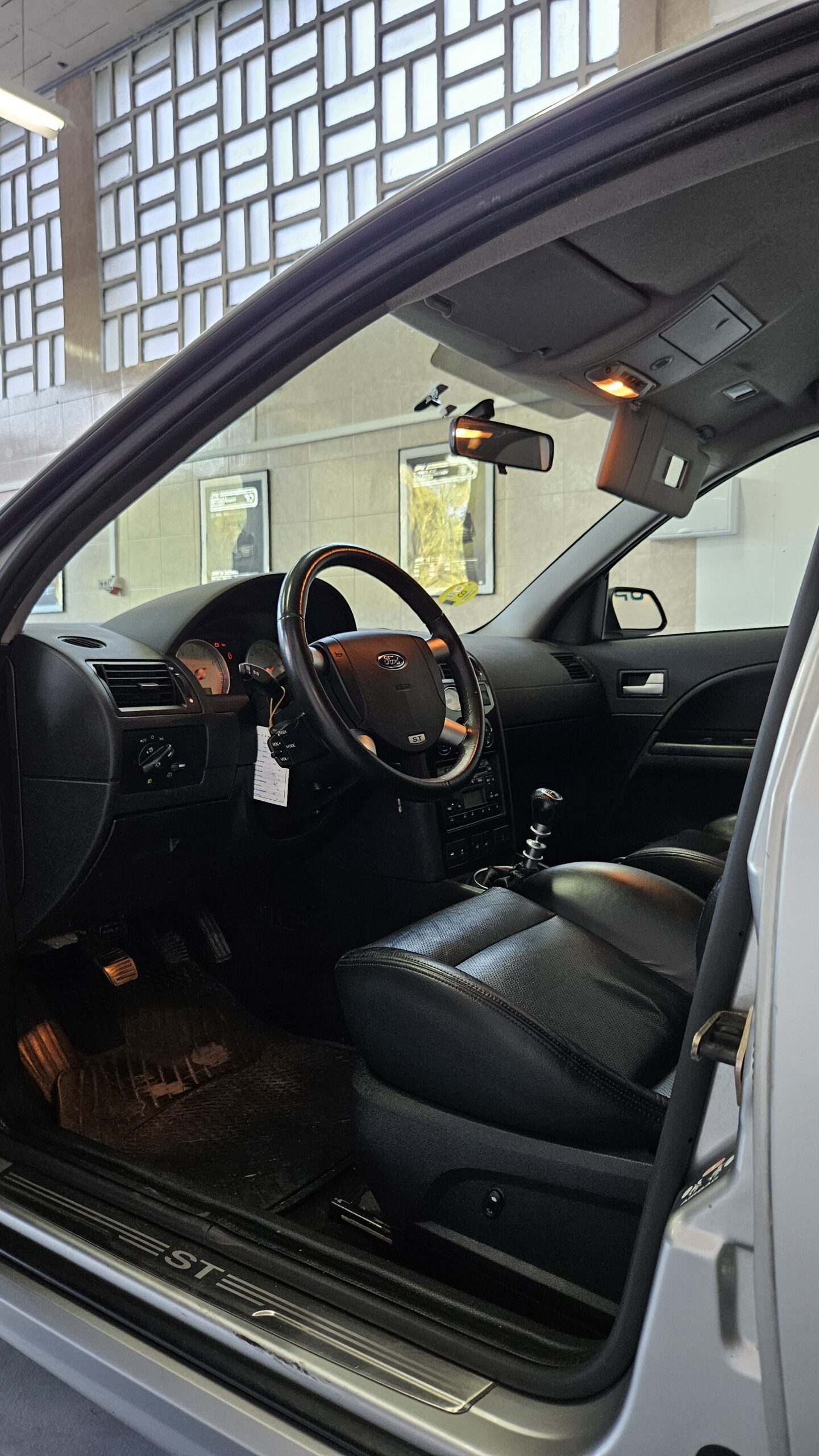 FORD MONDEO ST | ST220 3.0i V6 226cv - Imagen 18