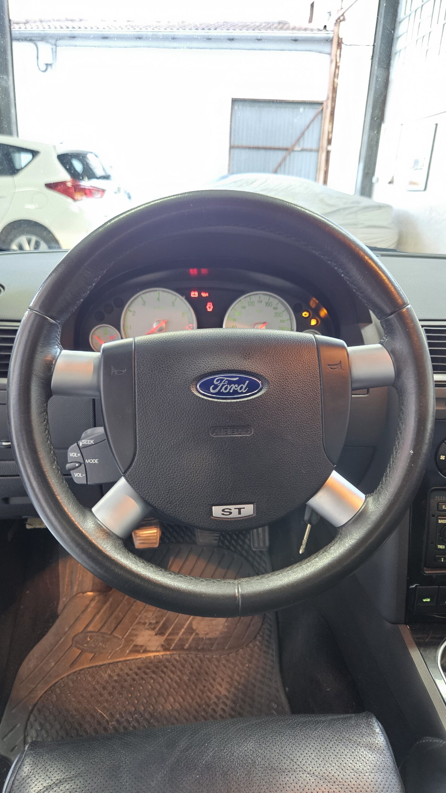 FORD MONDEO ST | ST220 3.0i V6 226cv - Imagen 21