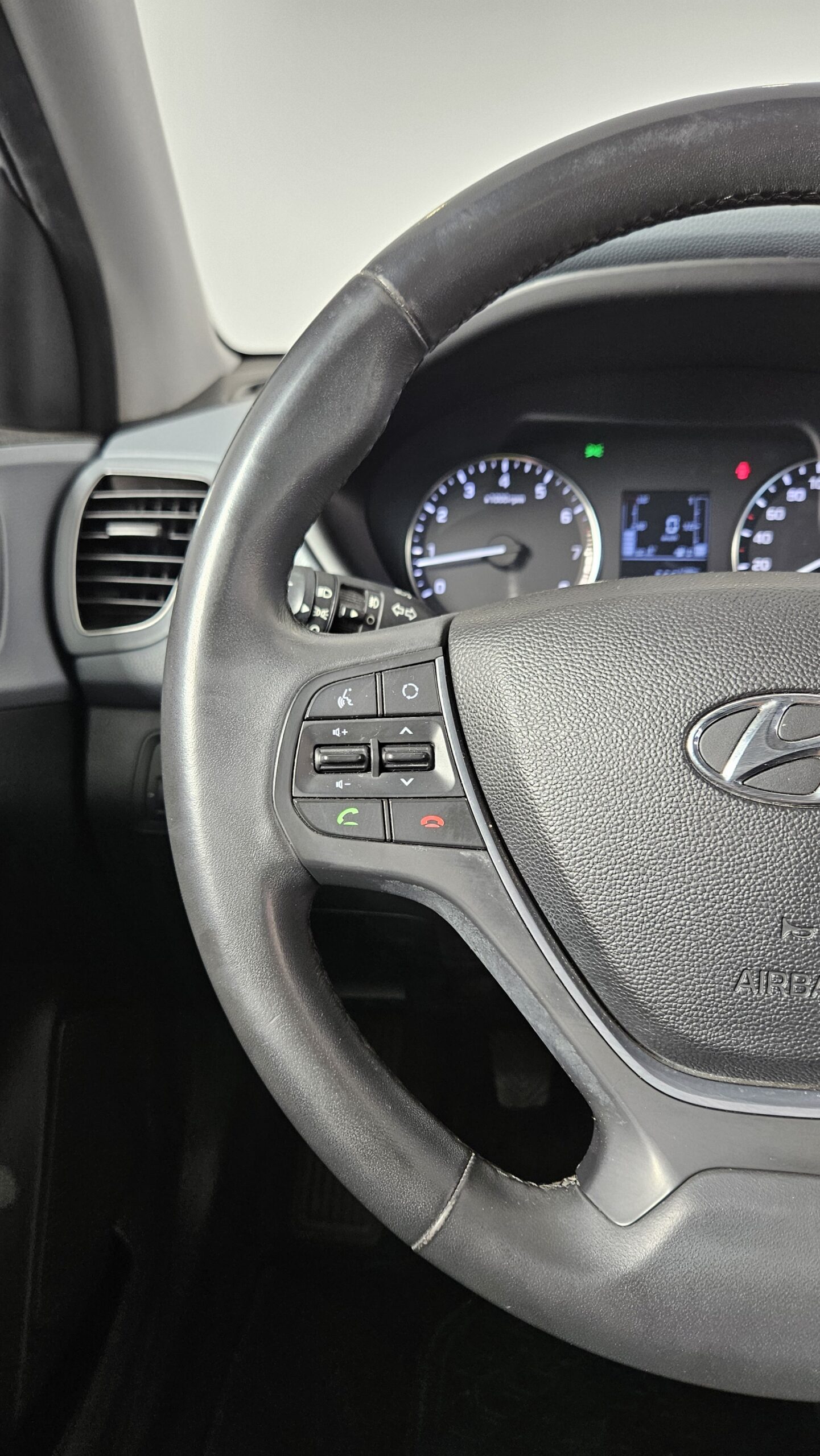 HYUNDAI I20 | 1.2 MPI Klass con Alerta Carril - Imagen 18