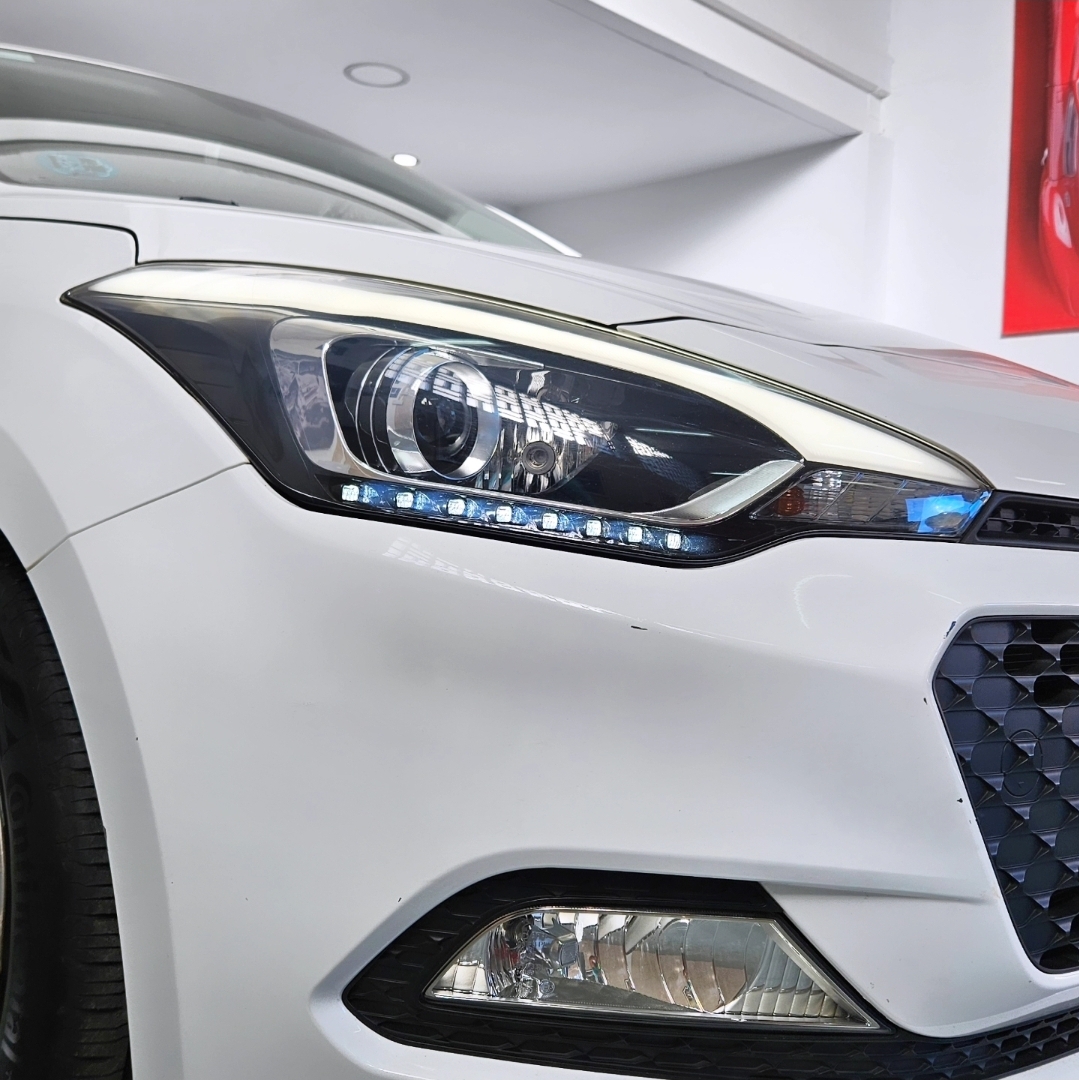 HYUNDAI I20 | 1.2 MPI Klass con Alerta Carril - Imagen 11