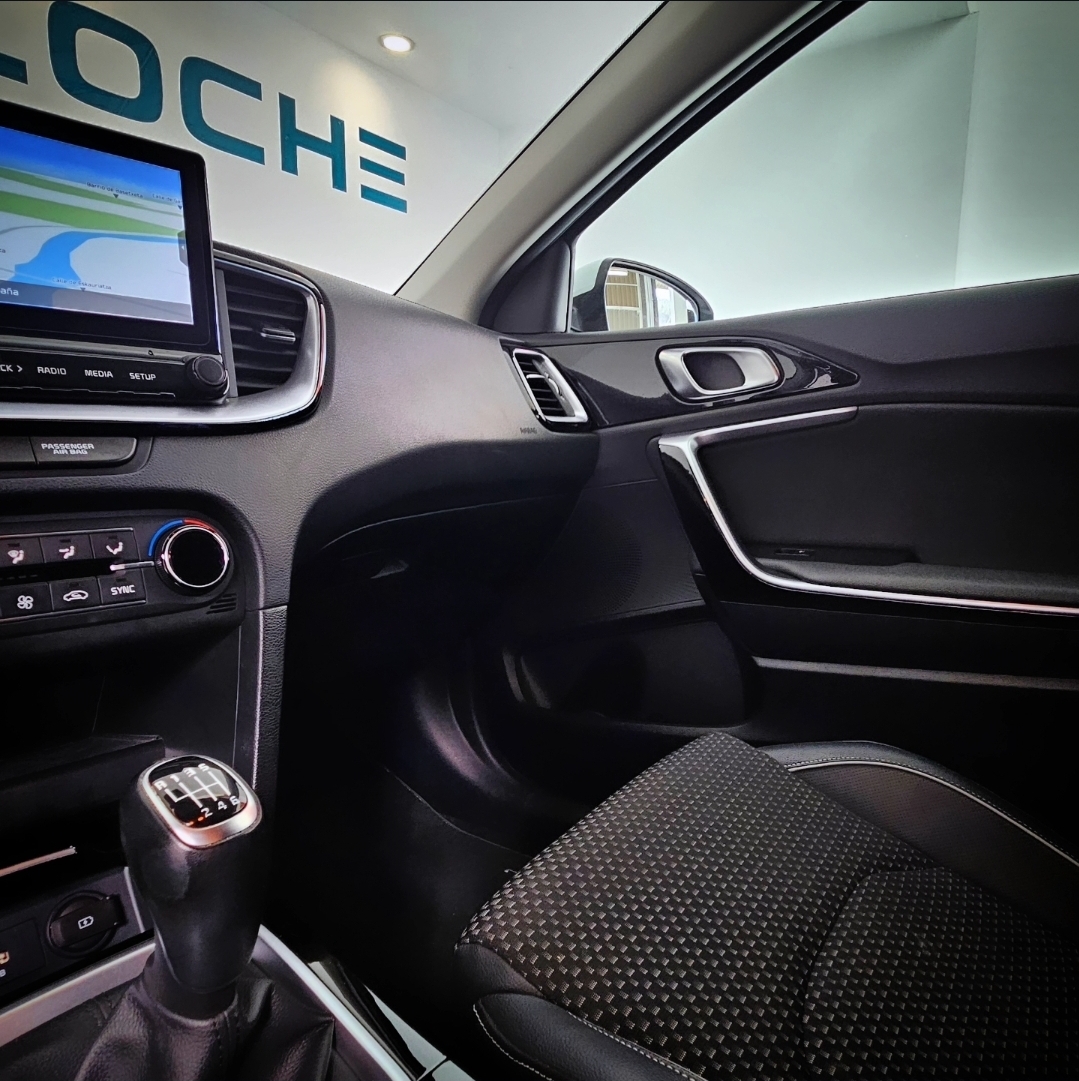 KIA XCEED | Tech 1.0 TGDi 120cv - Imagen 21